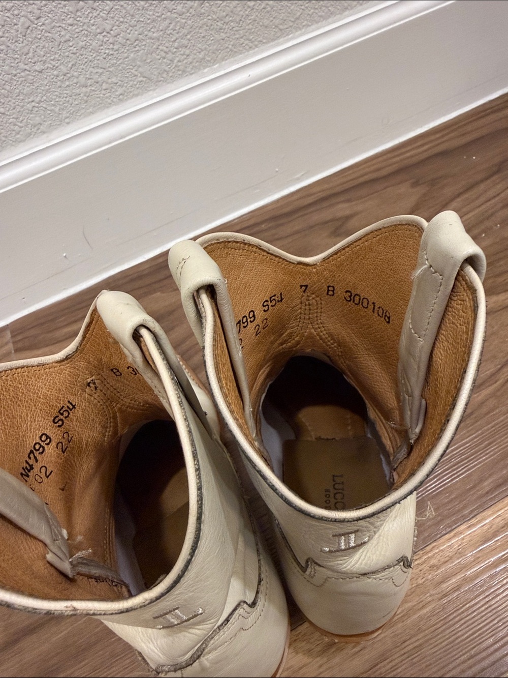 Lucchese Cream Leather Short Cowboy Boots - Picture 5 of 5